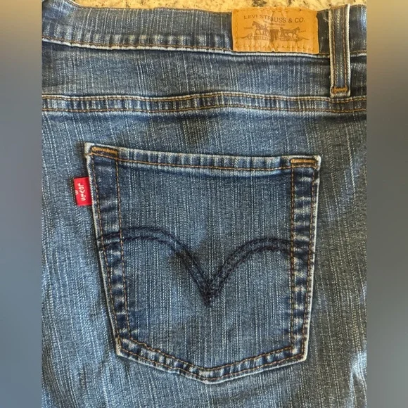 Levi’s Denim 9” Jean Shorts Women’s Size 16 - Picture 4 of 16